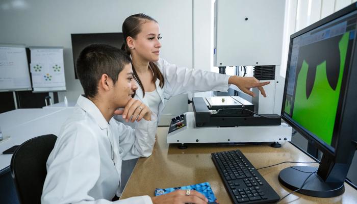 Operatore/trice della qualità in microtecnica AFC 