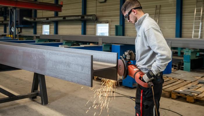 Aiuto metalcostruttore/trice CFP